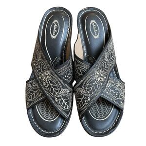 Atalina Wedge Black Sandals with Cross-Over Straps‎